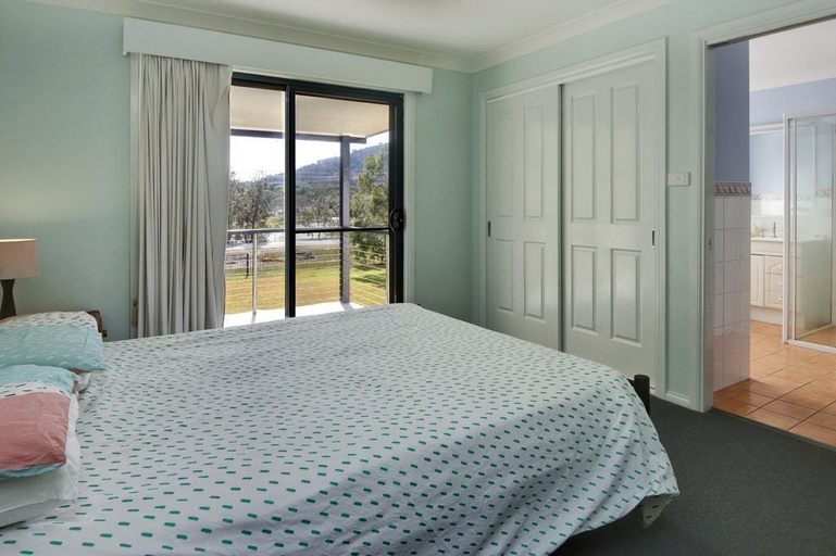 Bedroom 2, Anchor Down at Hat Head, Kempsey