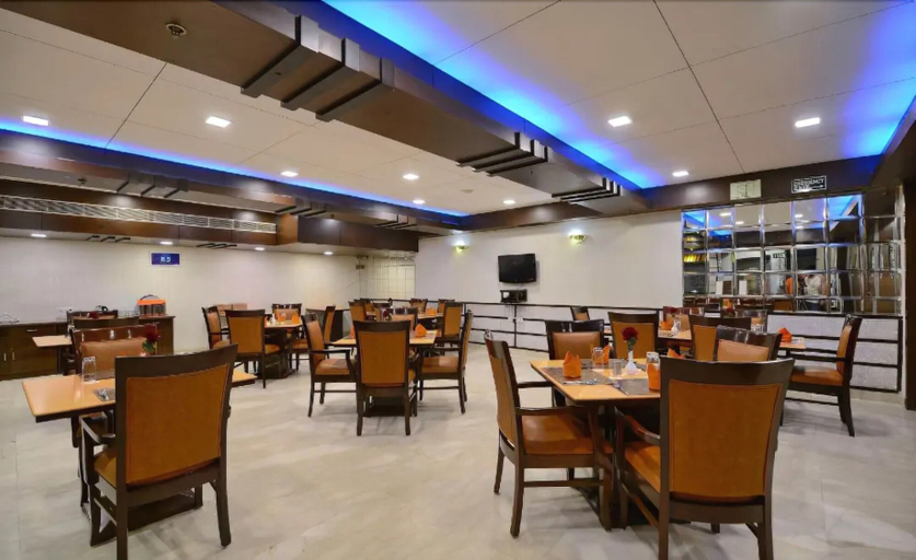 Food & Drinks 5, Hotel Southgate, Delhi