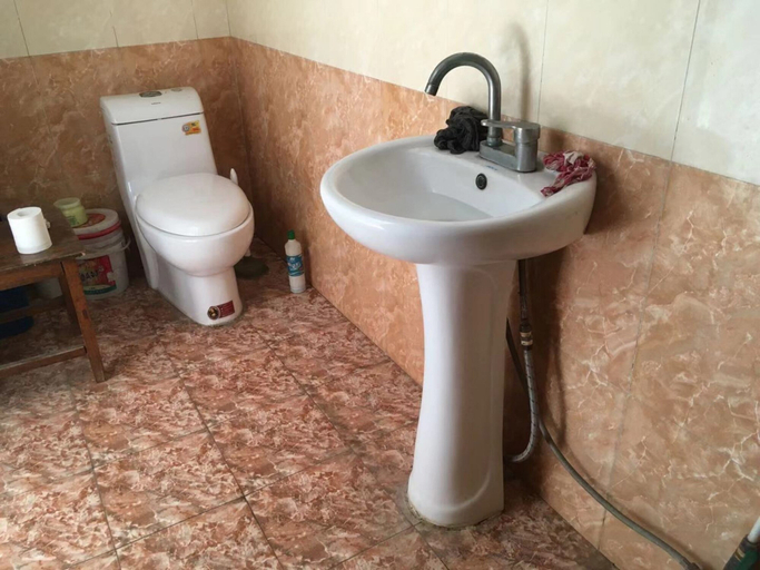 Bathroom 5, Guo House, Beijing