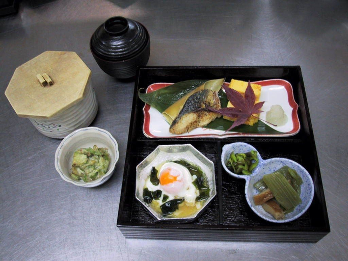 Food & Drinks 5, Lakeside Sakuraoka, Kenbuchi