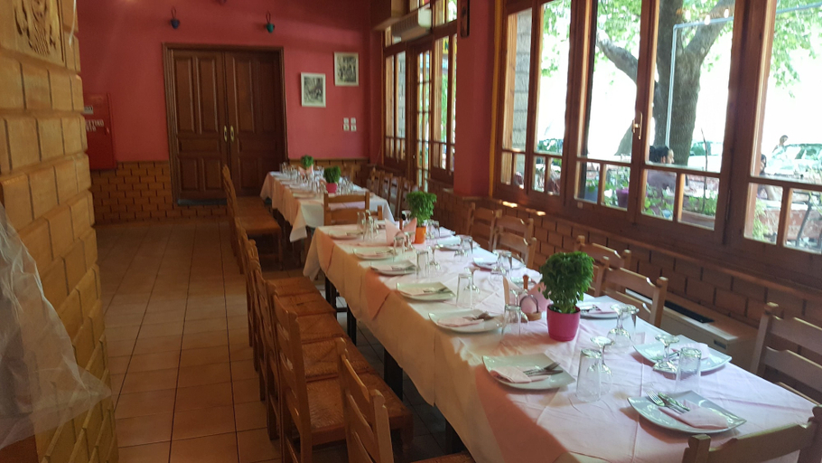 Food & Drinks 5, Hani Zemenou, Central Greece