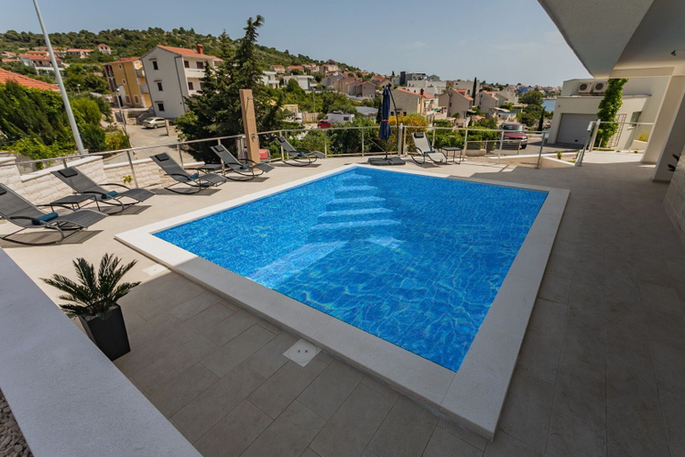 Sport & Beauty 2, Villa Compass Luxury in a natural bay, Rogoznica