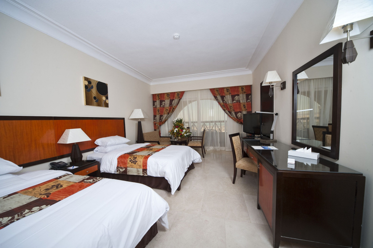 Bedroom 3, AMC Royal Hotel & Spa, Al-Ghurdaqah