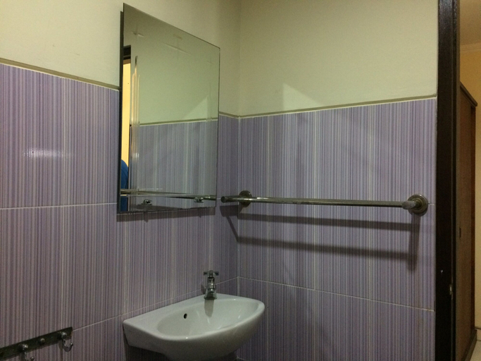 Bathroom 3, Jenny Bunker Homestay, Badung
