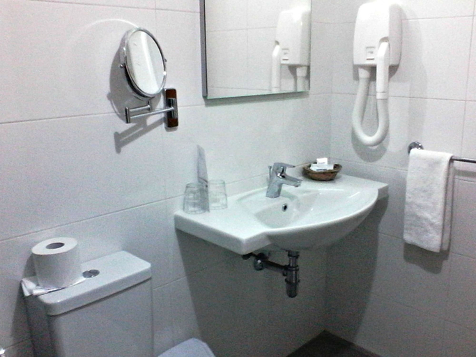 Bathroom 5, Hotel Santana, Saint Paul's Bay