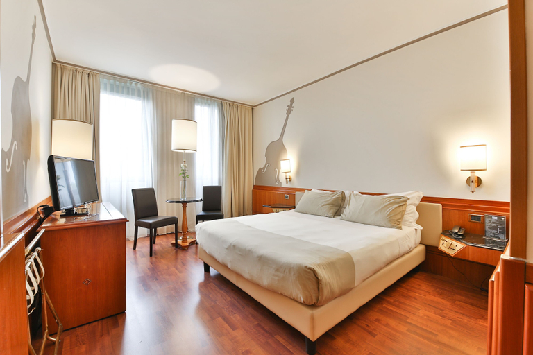 Bedroom 3, Hotel Leon d'Oro, Verona