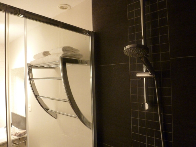 Bathroom 5, Ferme de Bonavis - Chambres d'Hôtes, Nord