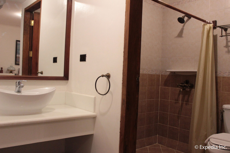 Bathroom 4, Hotel Felicidad, Vigan City