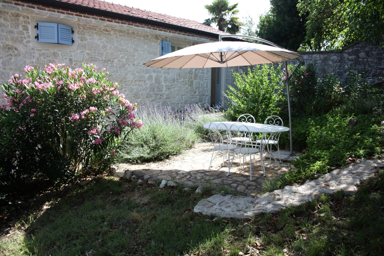 Others 5, House Nirvana, Vrsar