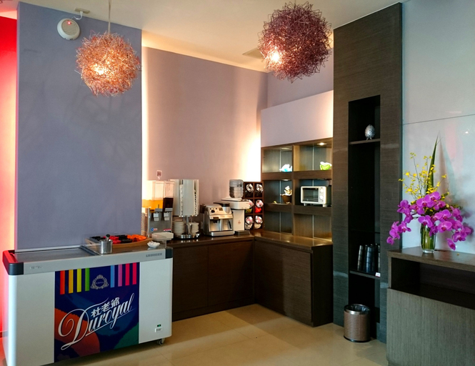 Food & Drinks 5, Camelot Inn, Hualien