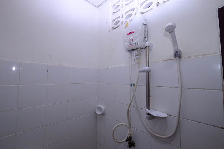 Bathroom 4, PC Palace Hotel, Muang Sakon Nakhon