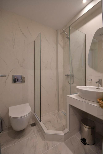 Bathroom 5, Alos Utopia, Central Macedonia