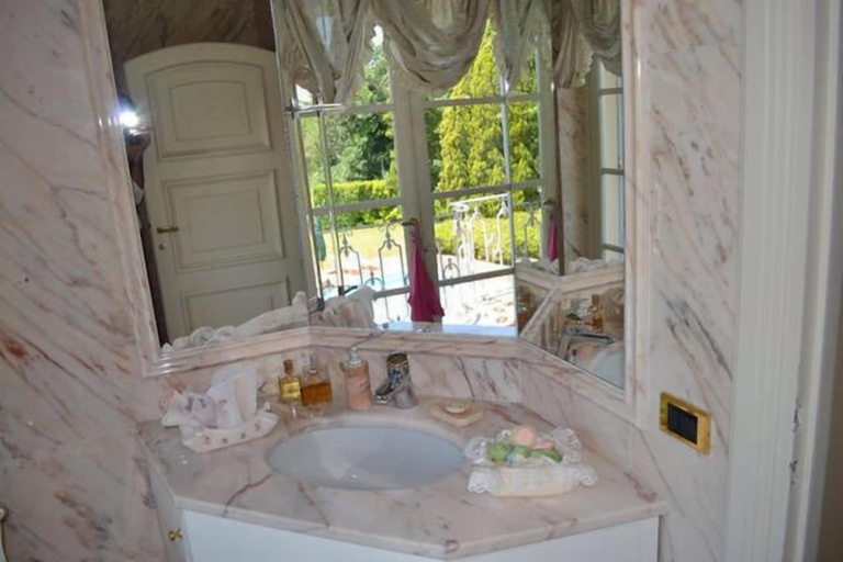 Bathroom, Villa Bianca, Lucca