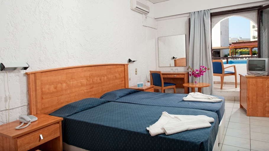 Bedroom 3, Heronissos Hotel - All inclusive, Crete