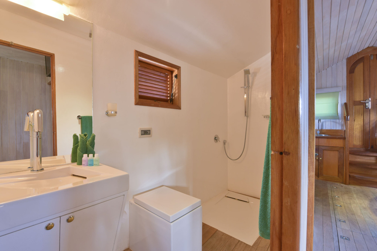 Bathroom 5, Safari Island Resort, North Ari Atoll