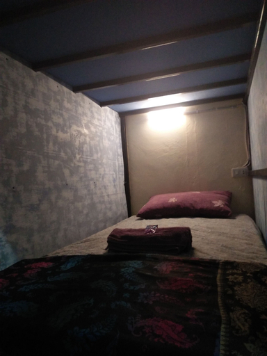 Bedroom 1, Salty Dog Hostel, South Nias