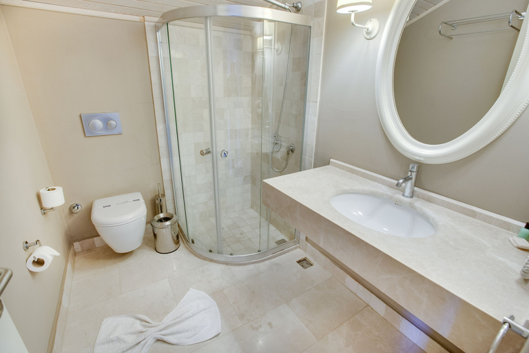 Bathroom 5, The PINEHILL Hotel & Suites, Fethiye