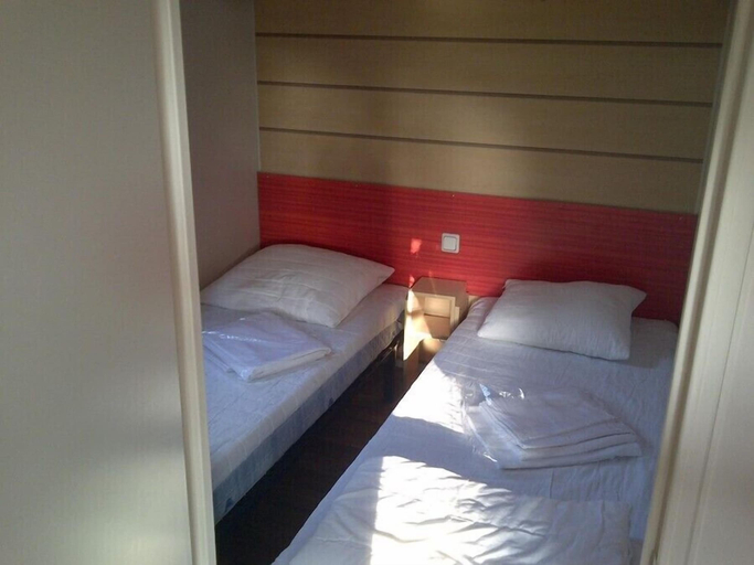 Bedroom 3, Camping Le Mont Joli Bois, Seine-Maritime