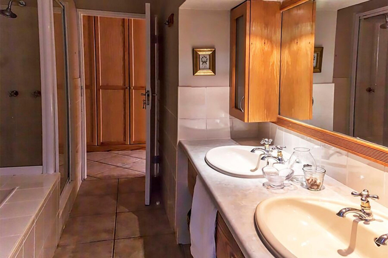 Bathroom 2, Waters on Willows, City of Tshwane