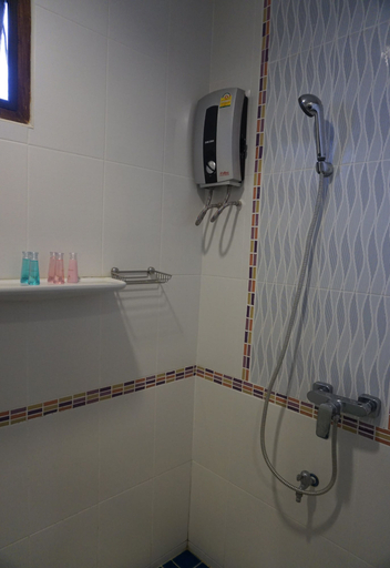 Bathroom 4, Buraphat Resort, Chiang Dao