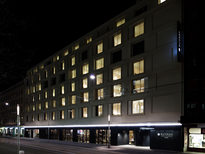 Exterior & Views 15