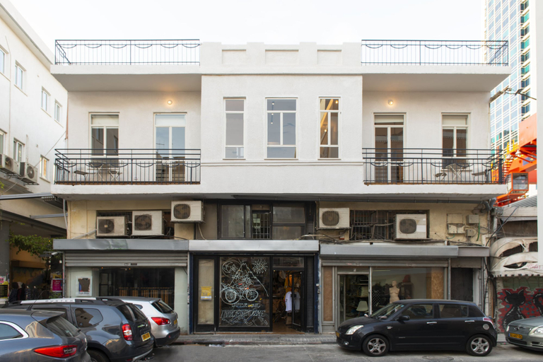 Exterior & Views 2, Oliver