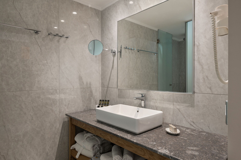 Bathroom 5, Pilot Beach Resort, Crete
