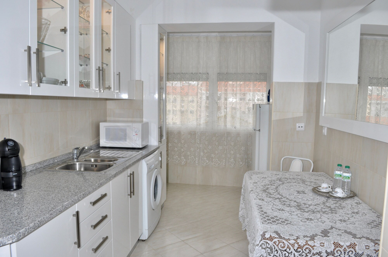 Others 5, Mary Apartments, Almada