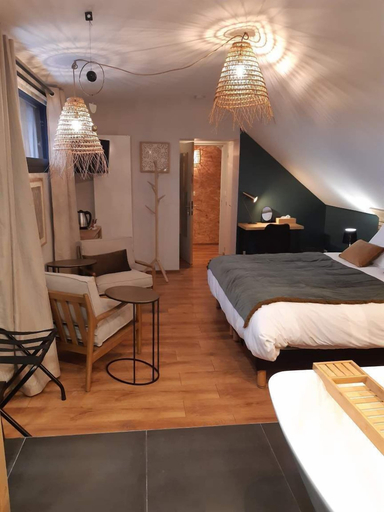 Bedroom 3, Herbes Folles, Nord