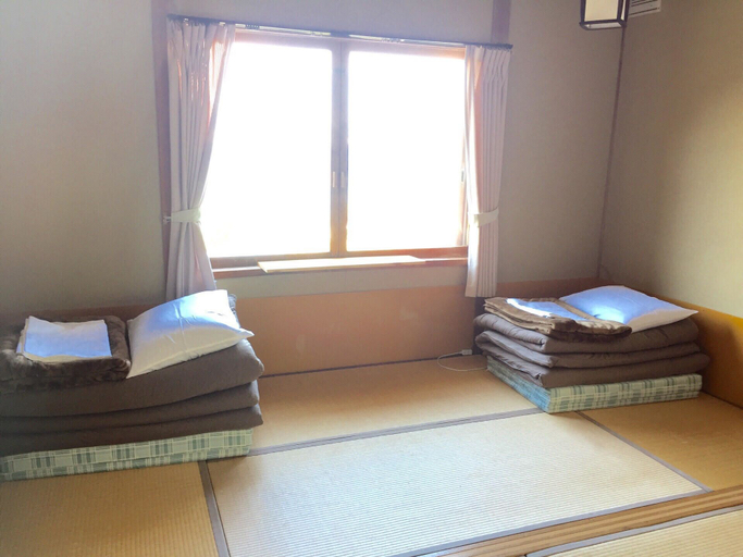 Bedroom 5, Hakodateyama Guest House - Hostel, Hakodate