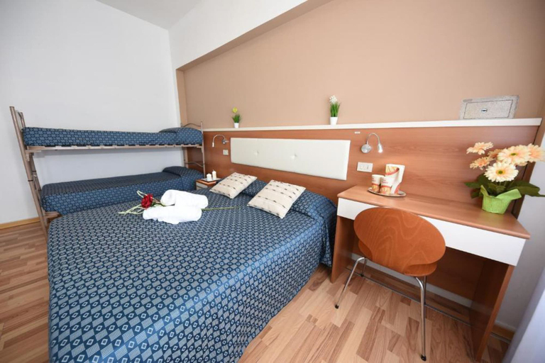 Bedroom 2, Hotel Miramare Inn, Pesaro E Urbino