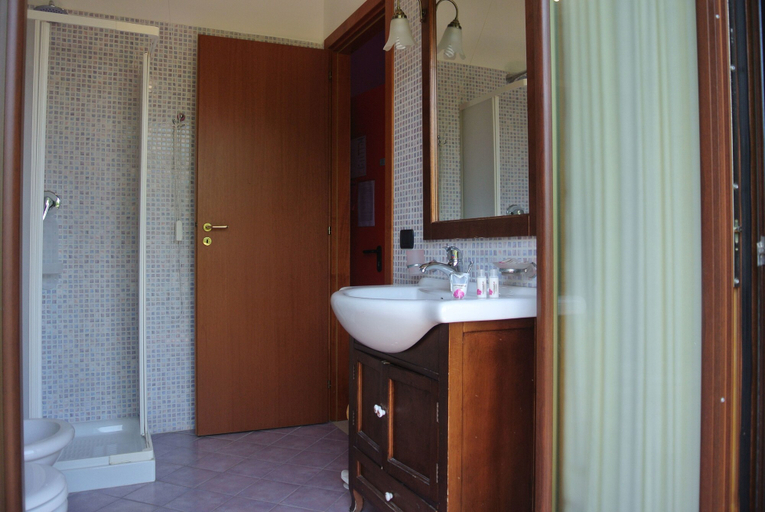 Bathroom 4, Casafort, Napoli