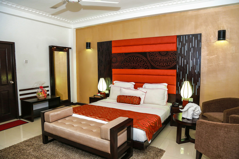 Bedroom 3, Oak Ray Elephant Lake, Dambulla