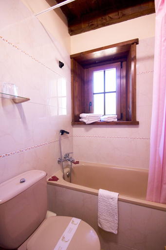 Bathroom 3, Hostal El Bouquet, Lleida