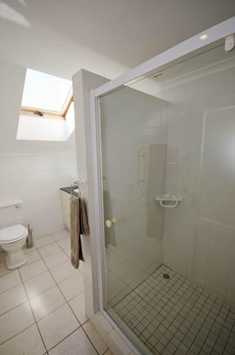 Bathroom 4, Villa 17, Eden