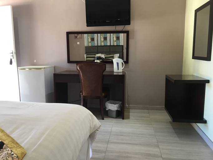 Bedroom 3, Shumba Lodge, Tutume