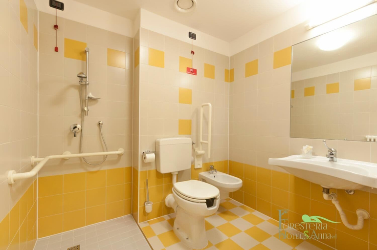 Bathroom 4, Foresteria Sant'Anna, Ferrara