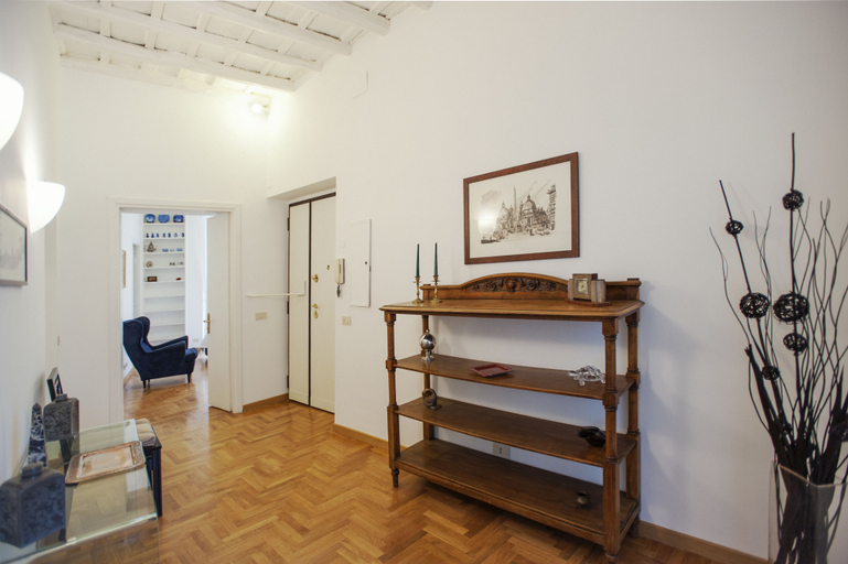 Others 5, S. Andrea - WR Apartments, Roma