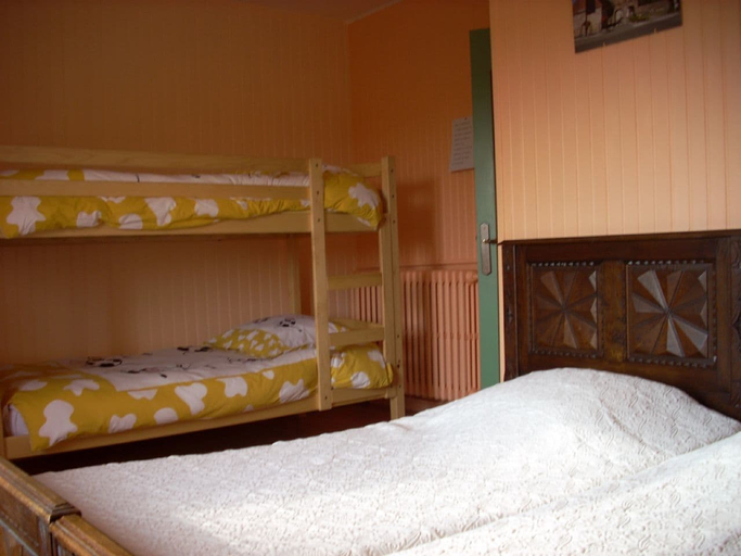 Bedroom 3, Au Pied du Cognelot, Haute-Marne