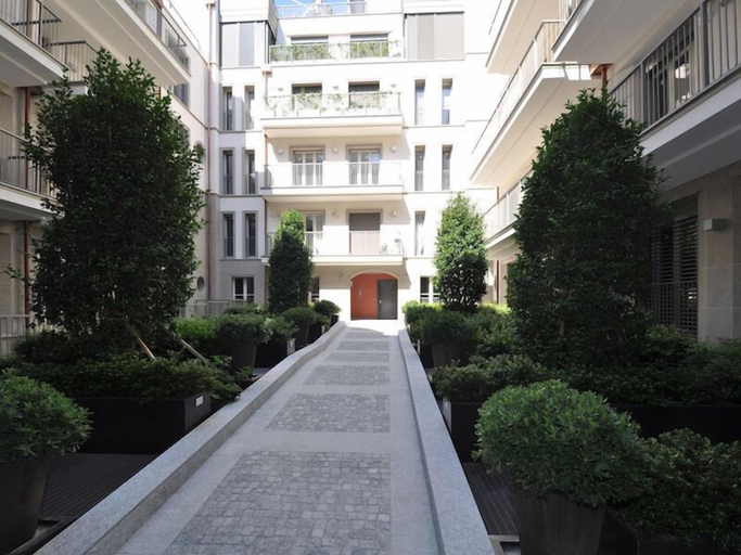 Exterior & Views 2, Number 19, Milano