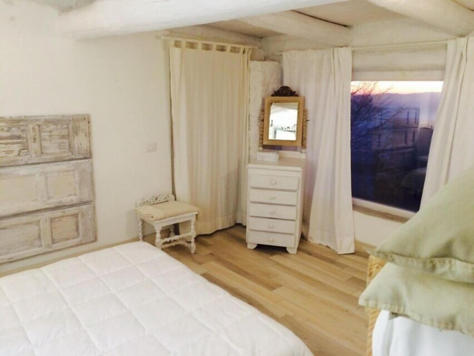 Bedroom 4, Nido del Nibbio, Roma