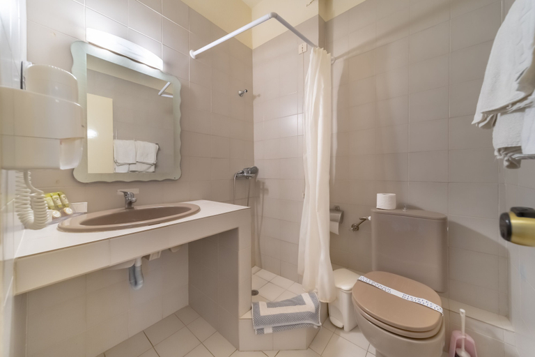 Bathroom 4, Hotel Agia Markella, North Aegean
