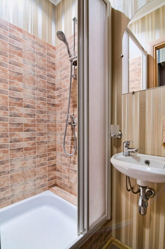 Bathroom, 1 Bedroom Apartment Ave. Svobody 31, L'vivs'ka