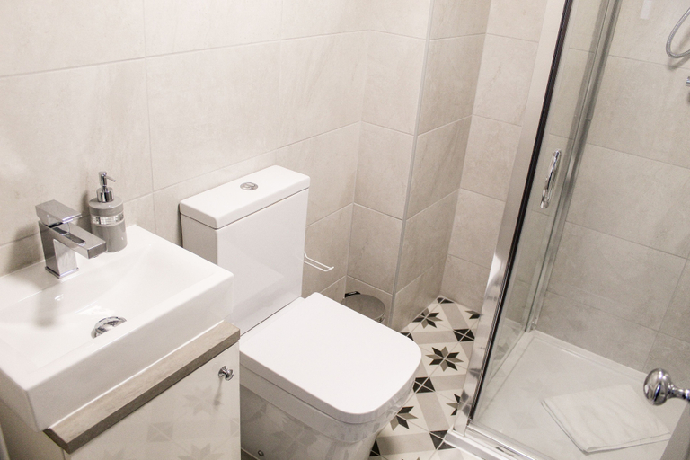 Bathroom, Modern Duplex Apartment Nr Liverpool ONE, Sefton