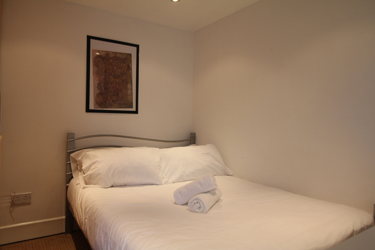 Bedroom 4, Smithfield Distillery Self Catering, Dublin