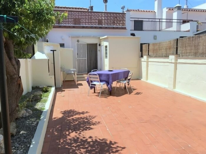 Others 5, Casa Tarragona 90, Girona