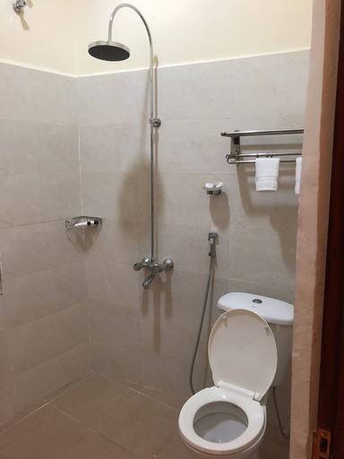 Bathroom 3, Bottoms Up - Hotel, Mjini