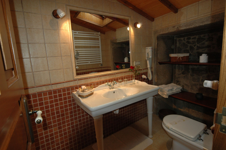 Bathroom 4, Os Migueliños, Pontevedra