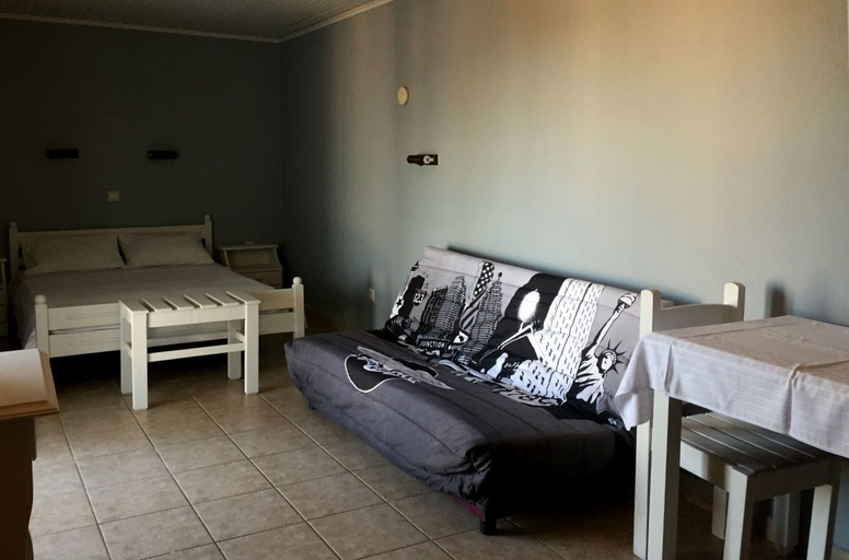 Bedroom 3, Eleni Studios, Ionian Islands