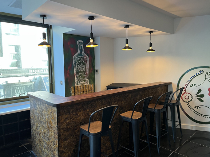 Others 5, The Bling Hotel by UStay, Sefton